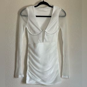 Mini party dress long sleeve, white color size S fits XS/S